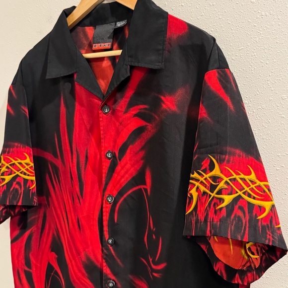 C-Two Men’s XL Black Red Tribal Flame Fire Print Button Down Shirt Y2K Bowling - Picture 4 of 6